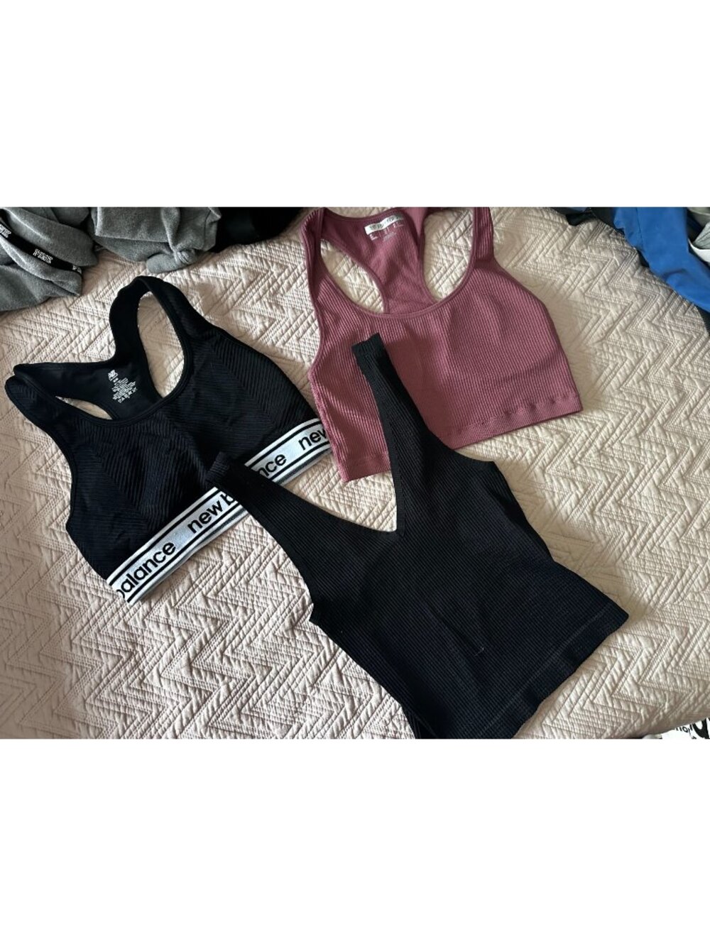 3 crop tops 2 racerback sports bras New Balance Nikibiki Forever 21 Medium